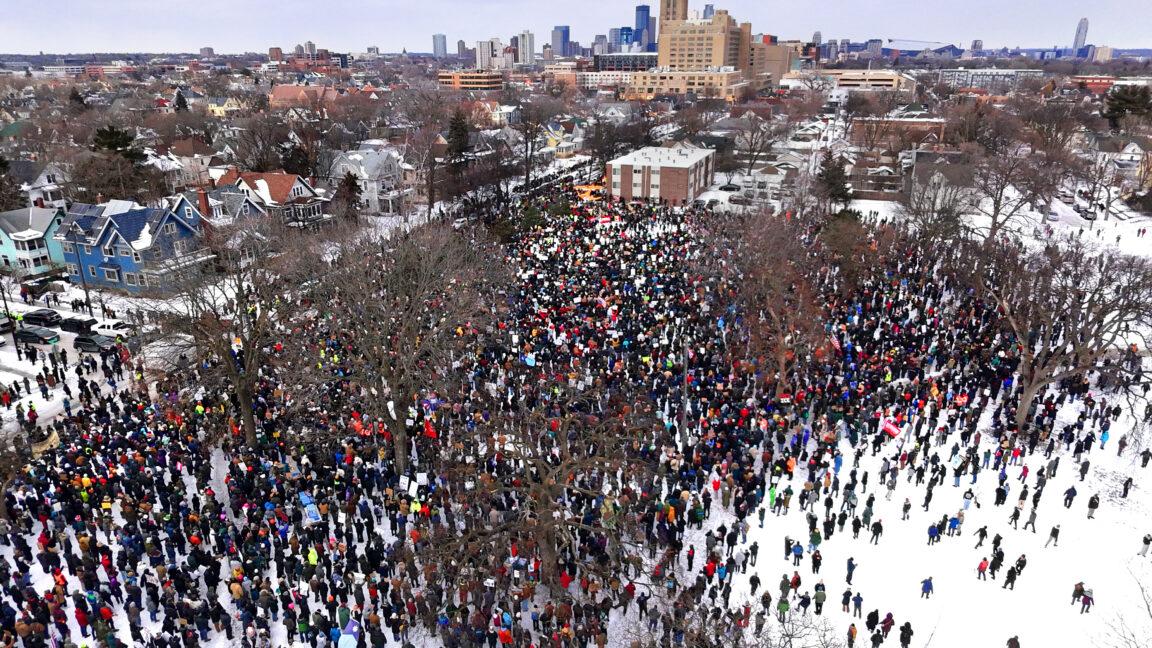 Drone pilot makes US rescind no-fly zones around unmarked, moving ICE vehicles