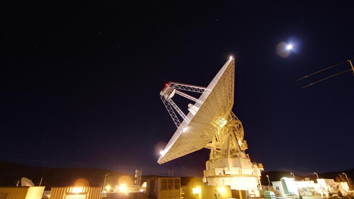 After nearly breaking, NASA's Deep Space Network "worked well" on Artemis II