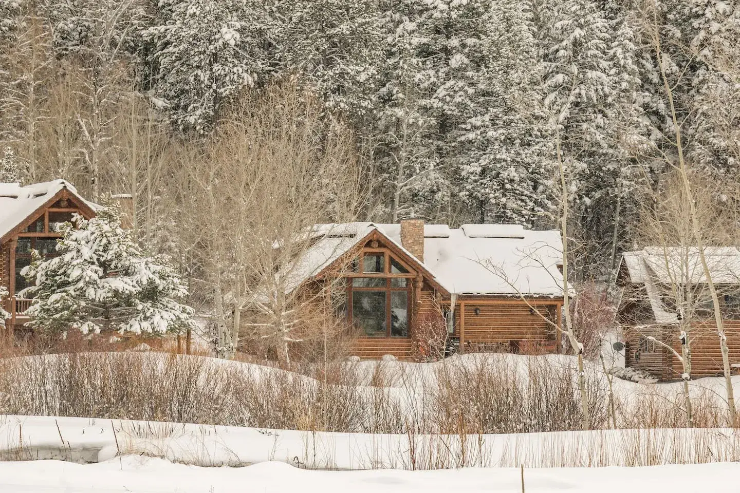 The 14 Best North American Airbnbs for Skiing, From Tiny Cabins to Stately Chalets