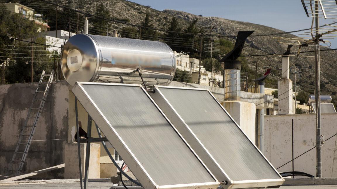 Beyond Batteries: Scientists Unlock Long-Term Solar Heat Storage with Revolutionary Fluid