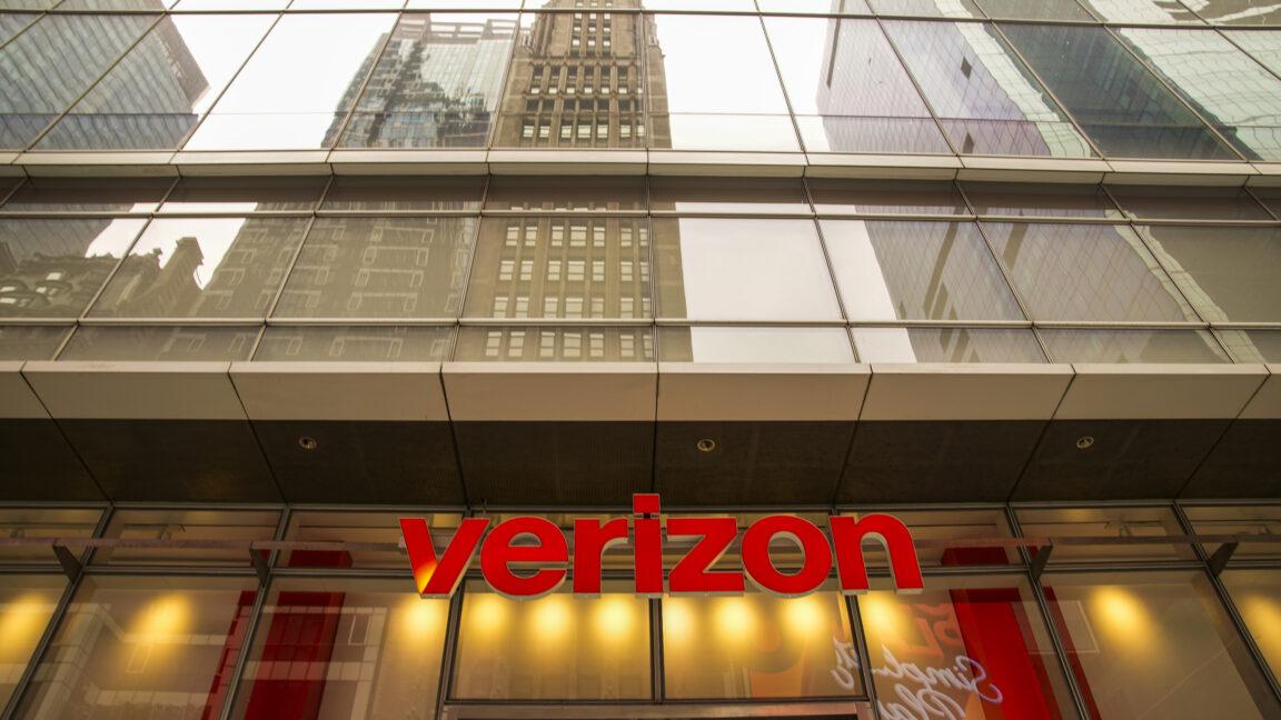 Verizon touts $1B dark fiber deal for Google data centers as first of many