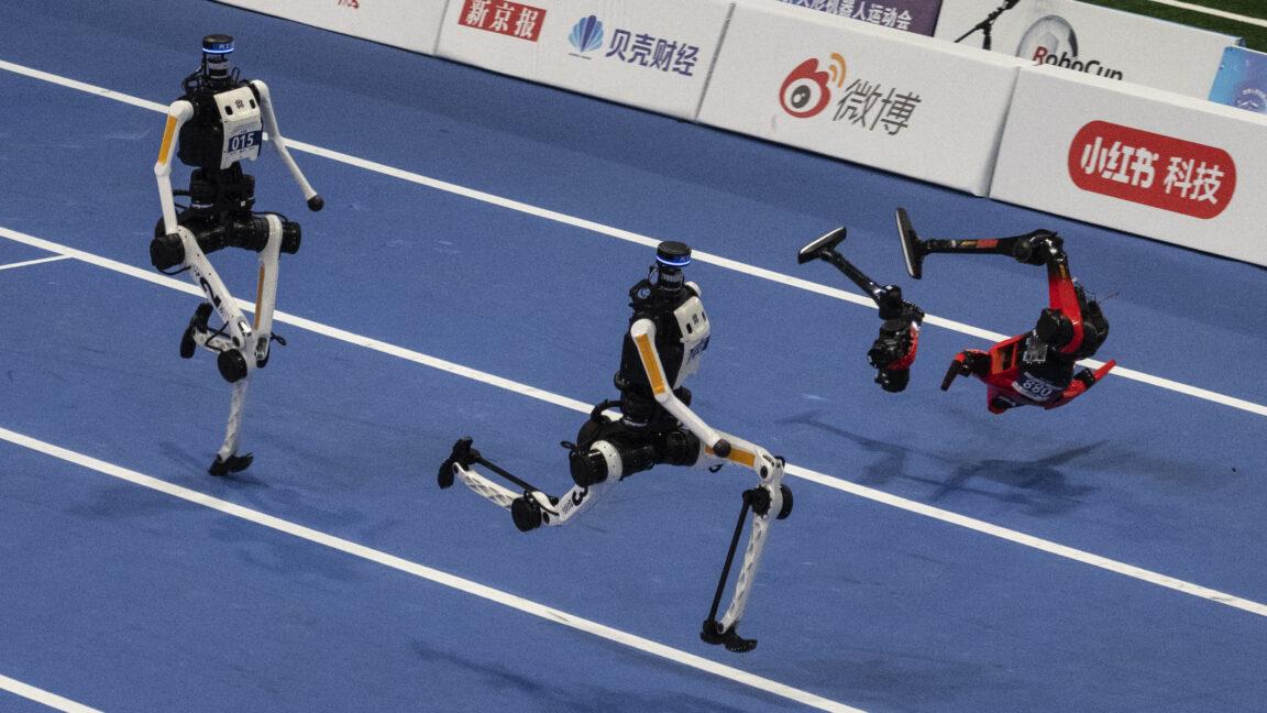 World humanoid robot games show runners breaking records, bursting into flames
